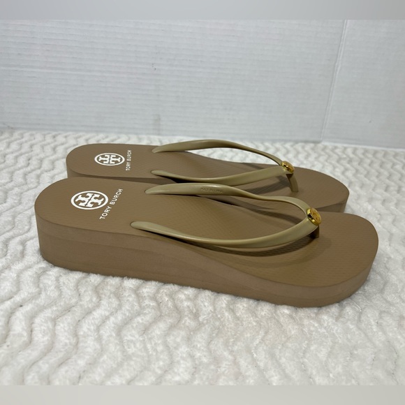 Tory Burch Sandals Women’s 9.5M Beige Wedge Thong Thin Flip Flops Casual Comfort - Picture 11 of 11